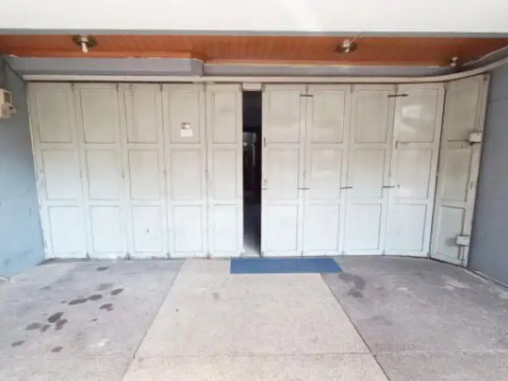 Dijual Ruko 3 Lantai di Sarijadi Bandung Lokasi Strategis & Siap Pakai!