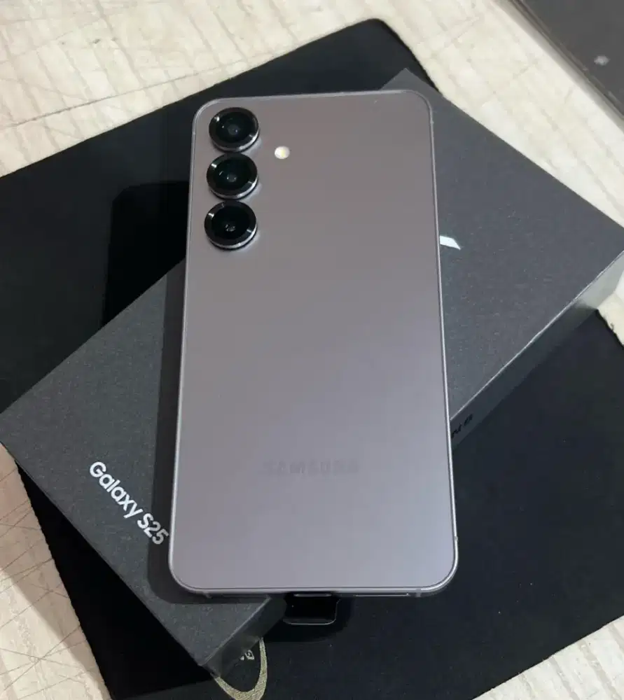 Samsung s25 5G 12/256 resmi silver 3bulan pake like new fullset ori