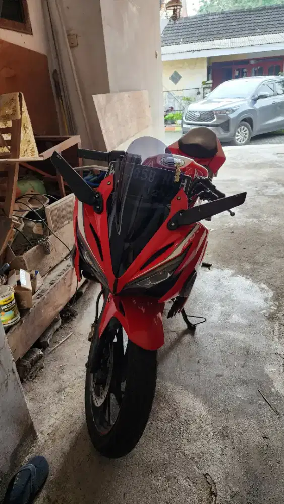 Honda cbr150r 2016