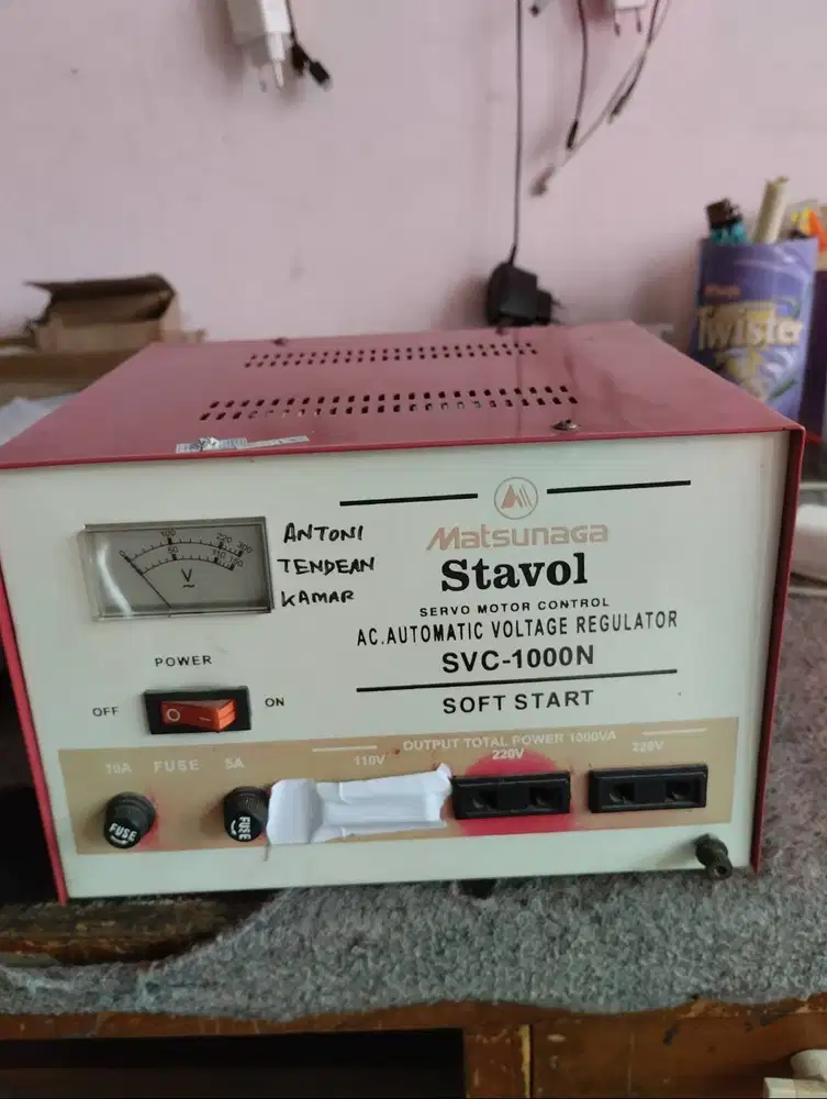Stabilzer Matsunaga Stavol SVC1000N stabilkan tegangan listrik