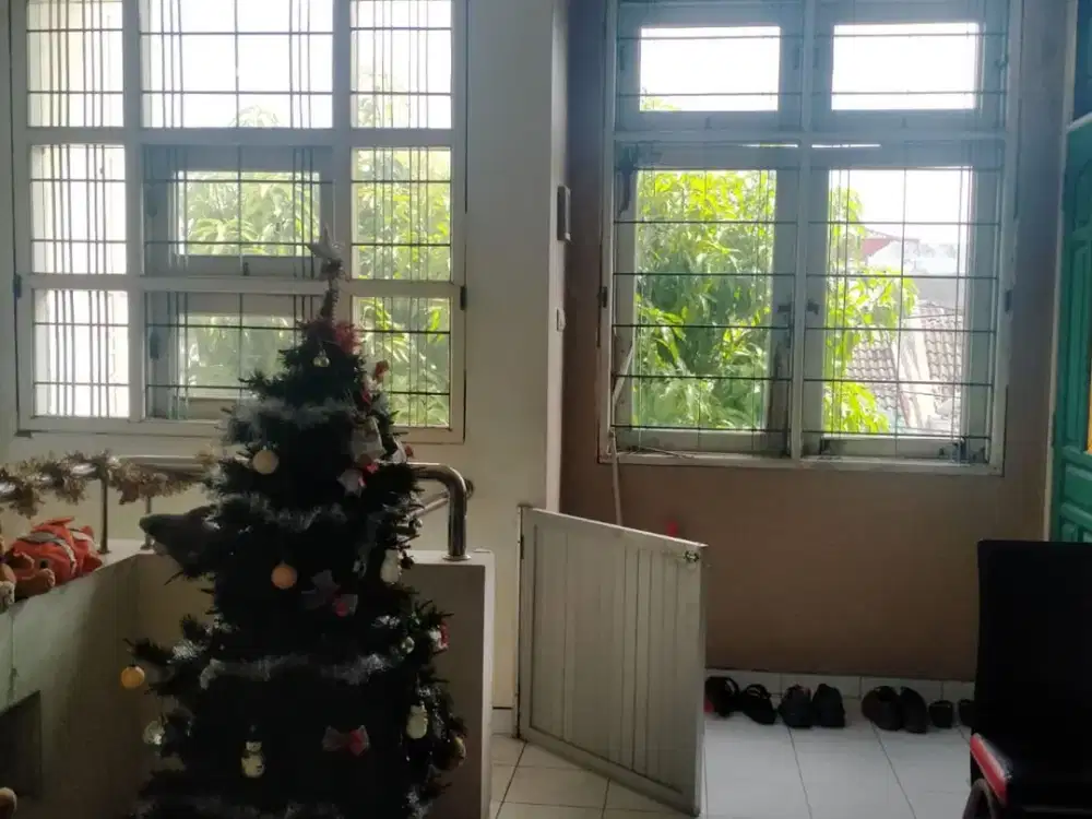 Dijual Rumah Karang Empat Timur Cocok untuk kantor, usaha