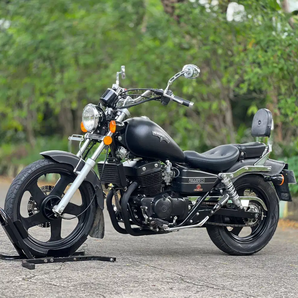 BENELLI PATAGONIAN EAGLE 250 KARBU 2022 BLACK KM 6K PAJAK ON MULUS