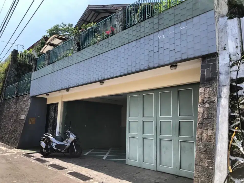 Dijual Rumah 2 Lantai Siap Huni Nyaman Terawat Lokasi di Dago Bandung