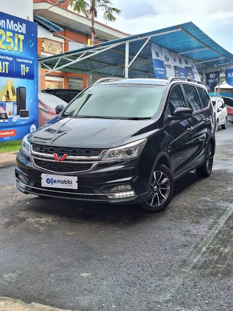 KM Rendah - Wuling Cortez 1.5 CT Bensin MT 2019 Hitam