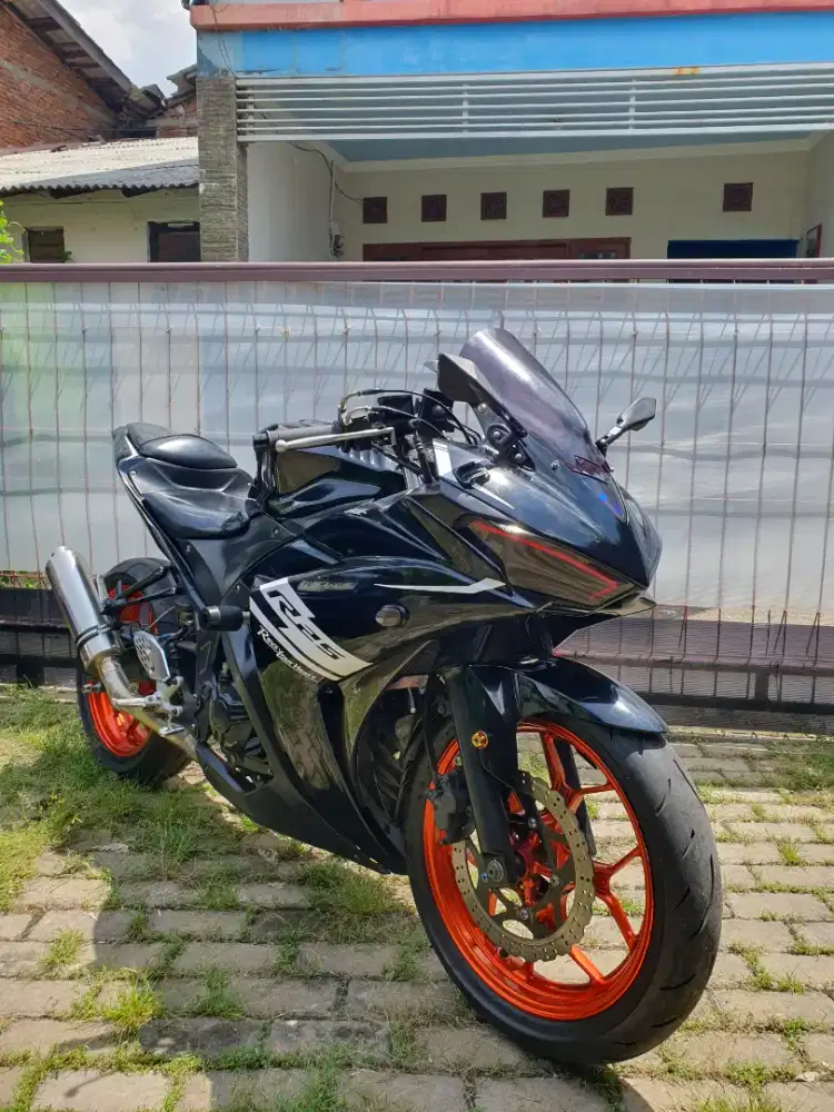 YAMAHA R25 2014