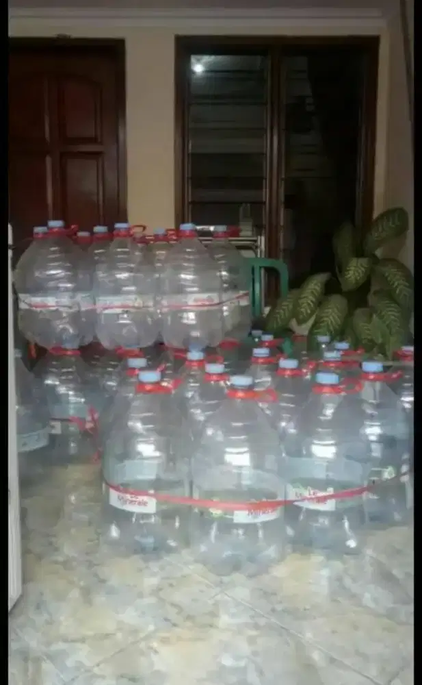 Dijual galon bekas le mineral
