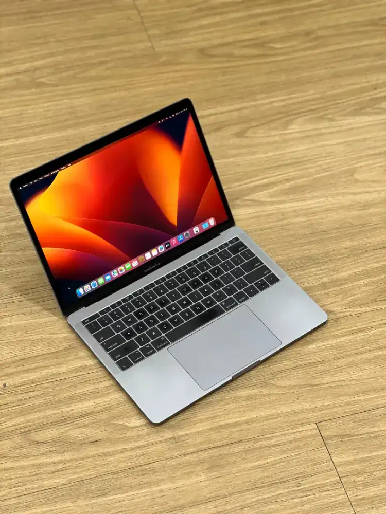 MacBook Pro 2017 13inch 8/128
