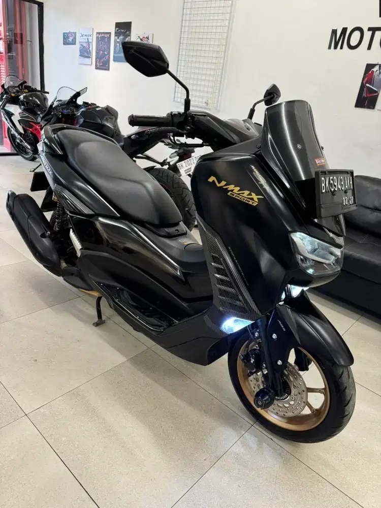 Yamaha Nmax 155 ABS Connected 2022 warna Hitam Dop Nmex CC Matic Black
