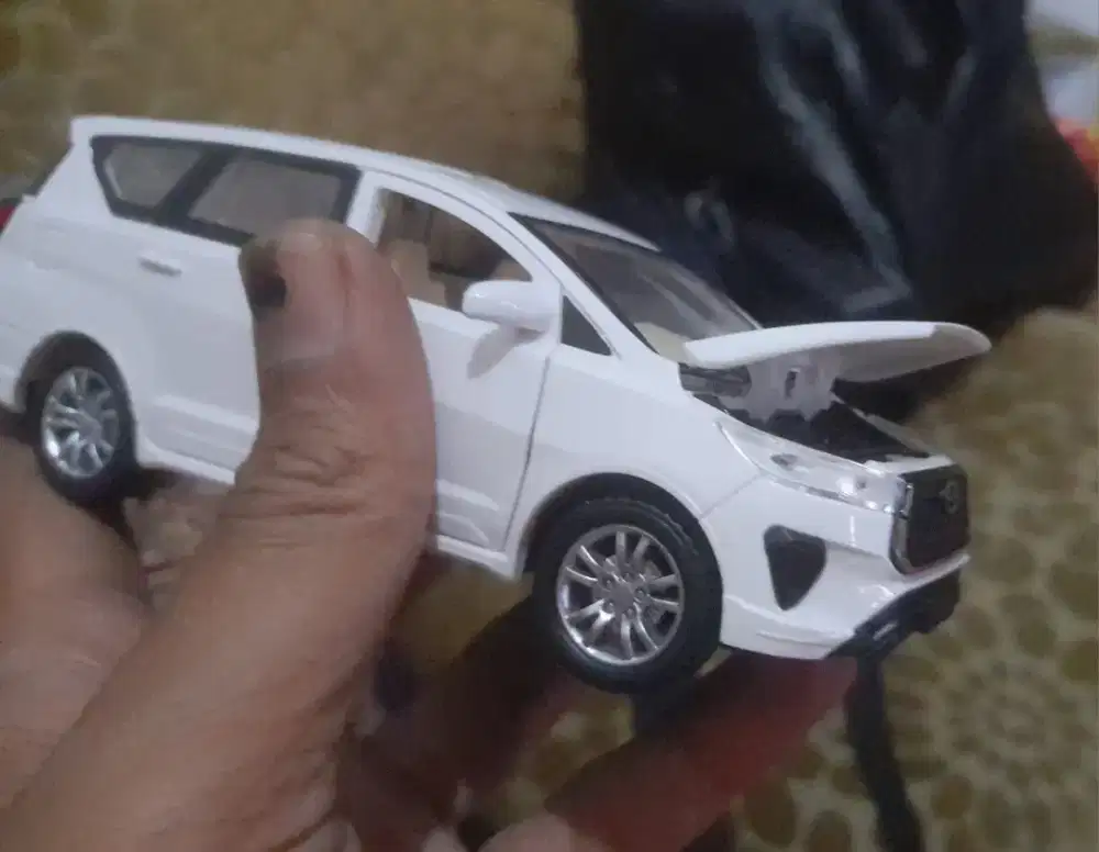 Diecast inova riborn scala 1/32