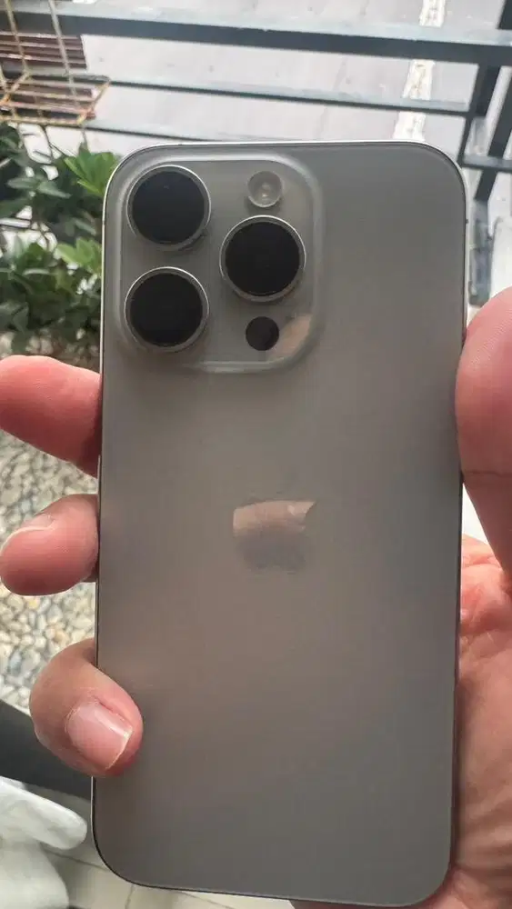 Dijual Iphone 15 pro 128gb Natural Titanium (Full set)
