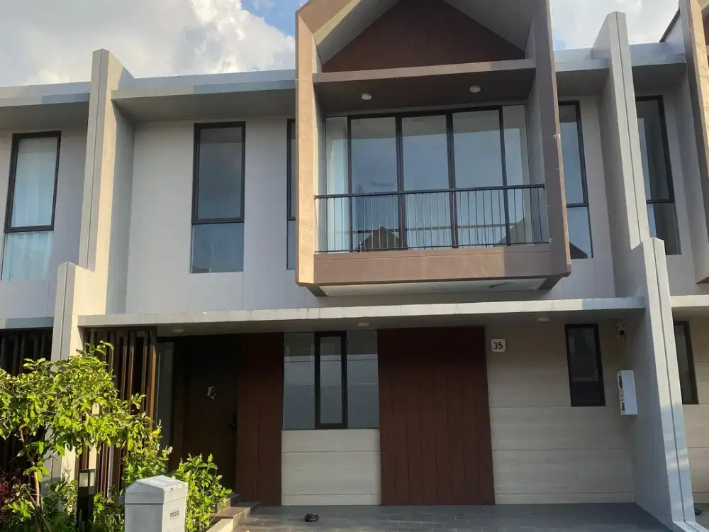 Dijual 2 Rumah Dempet di Summarecon Mutiara Makassar - Green Crystal
