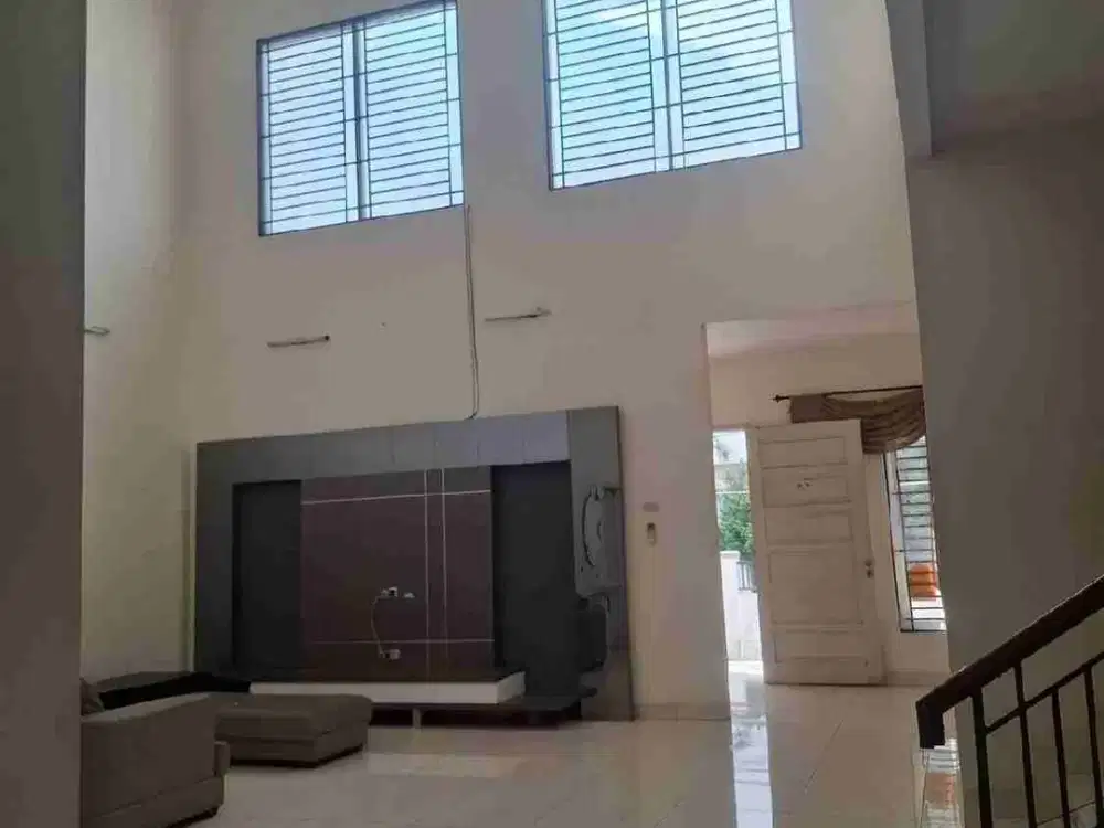 `Green Ville Blok A — Rumah Adem, Luas, dan Tinggal Jalan Sedikit Udah Nyampe Toko Buah Segar!`