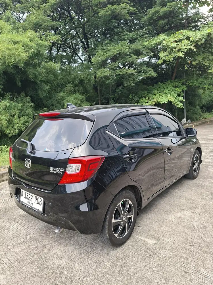 Brio E Manual NIK 2023 Km 9000 Perak Asli Servis Record Pajak Panjang