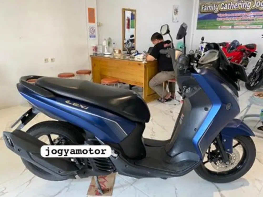(B) Yamaha Lexi tahun 2023