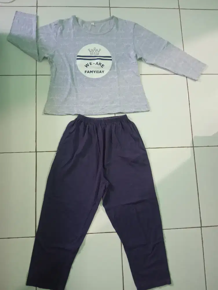 Di jual 3 Stel baju harian + celana kulot 1. Semua 60k aja.