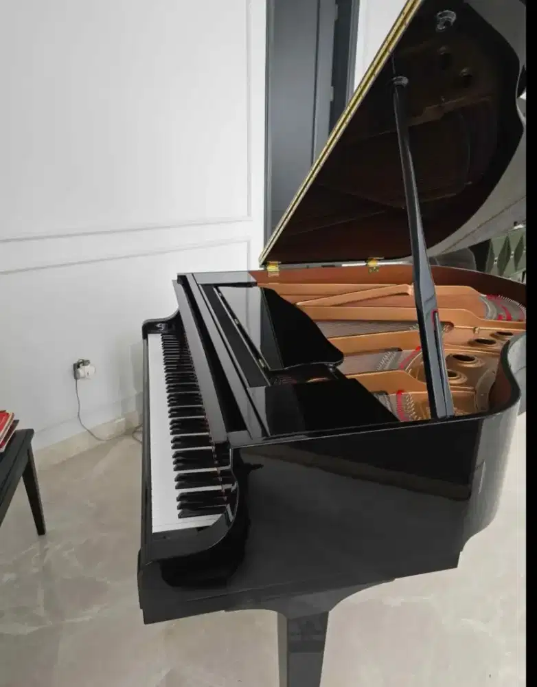 Yamaha Beby grand piano GB1K