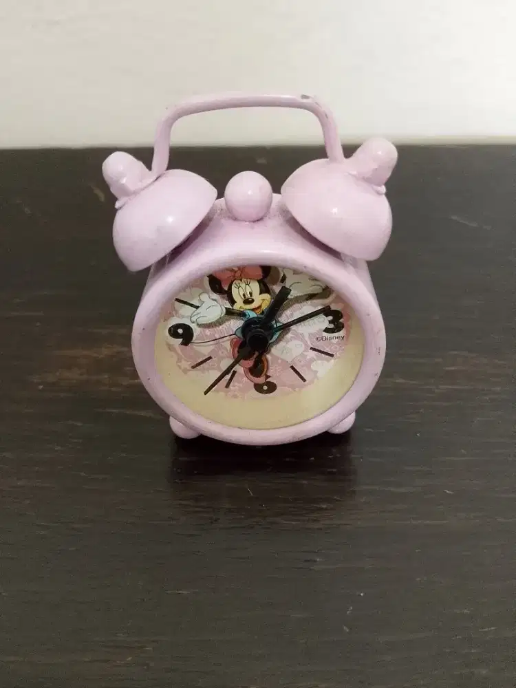 Jam weker kecil karakter Minnie mouse
