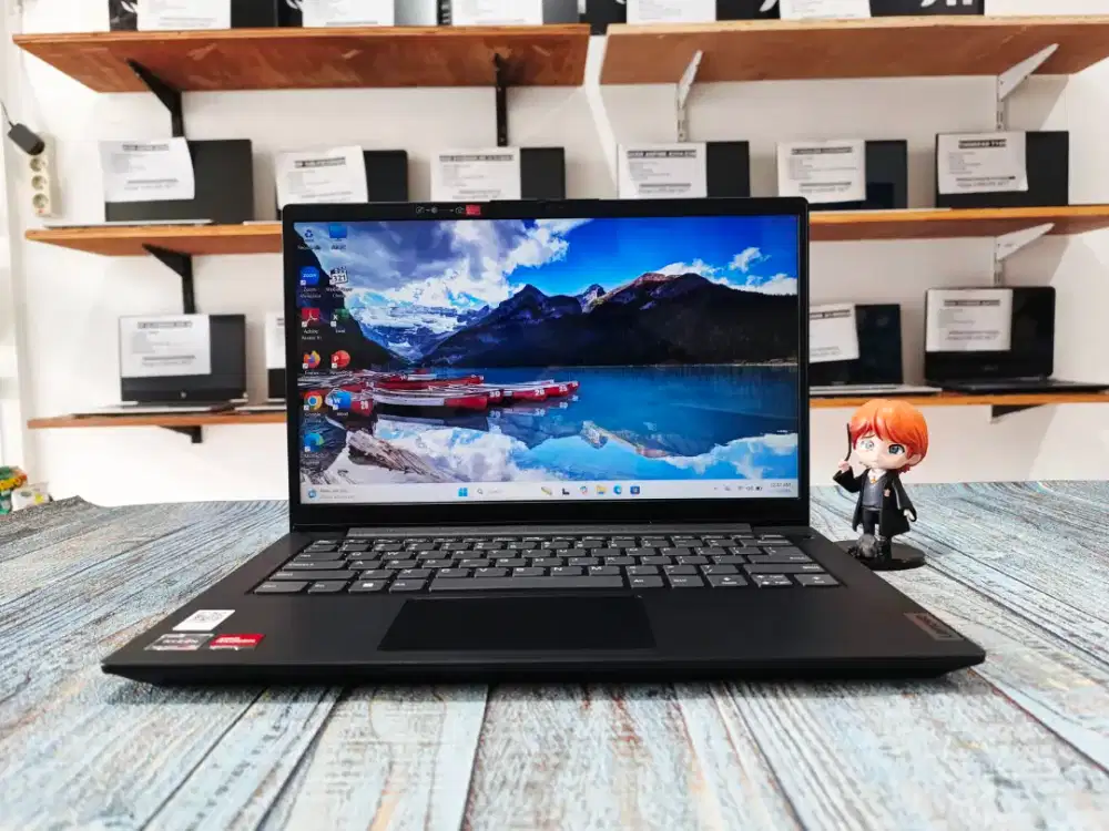 Dijual Cepat Laptop Second LENOVO V14-G4 AMN/Ryzen 5 7520U/RAM 16 GB