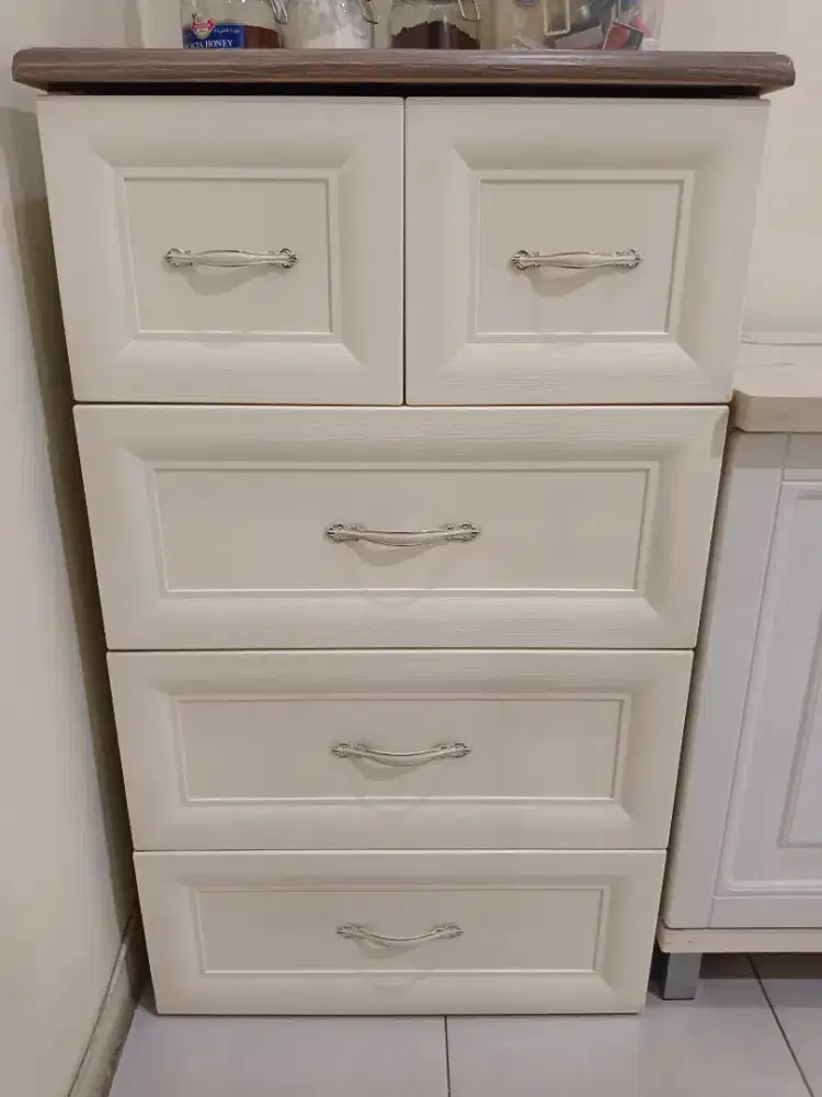 Lemari 3 tingkat+2laci