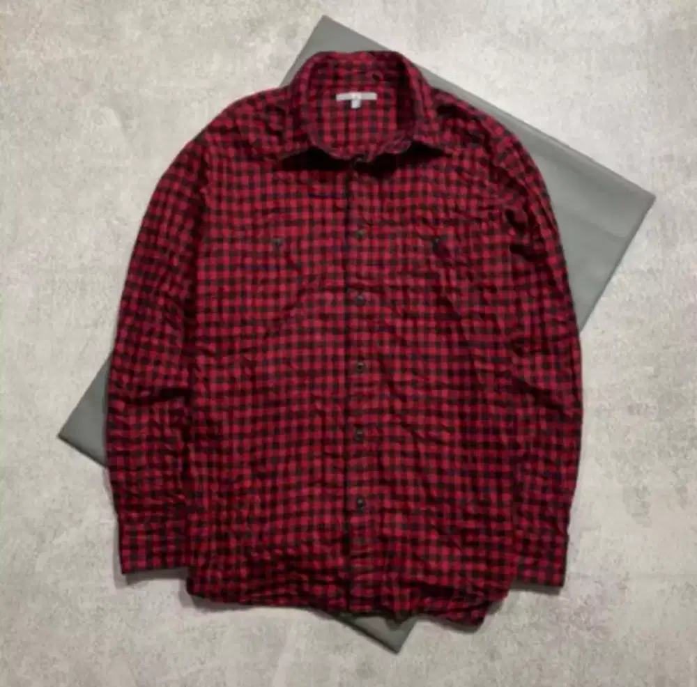 Kemeja Uniqlo Lengan Panjang Flanel Merah Size L Like New