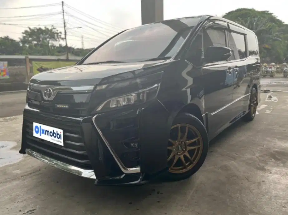 DP RENDAH Toyota Voxy 2.0 Bensin-AT 2018 NRS