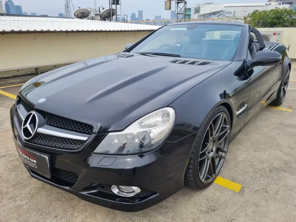 SL 300 Grand Edition 2011 nik 2010 black on black vr 20 km 35rb