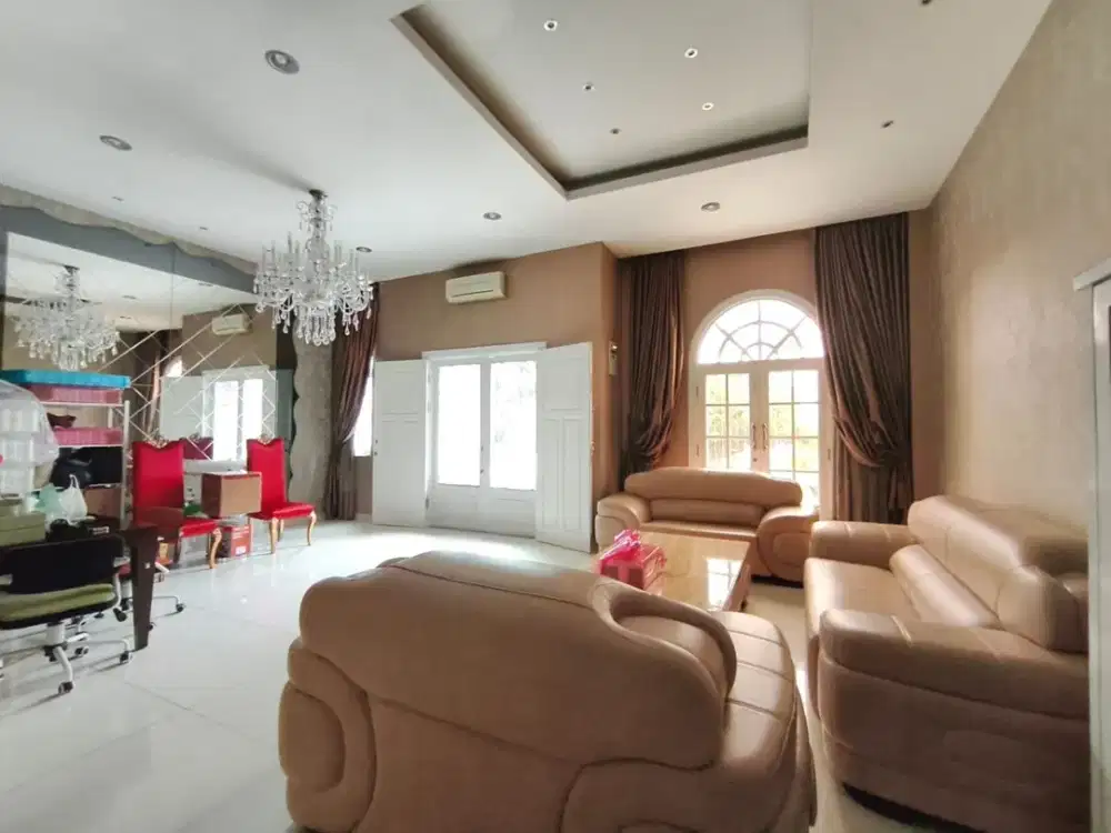 Jual Rumah Terawat Siap Huni Dalam Komplek Daerah Polonia