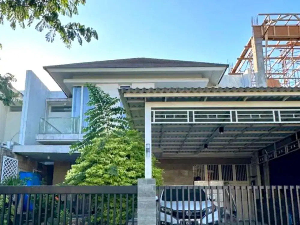 RUMAH DI BOULEVARD RAYA WBM 2 , MINIMALIS 2 LANTAI