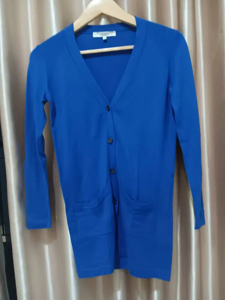 Cardigan Biru Panjang