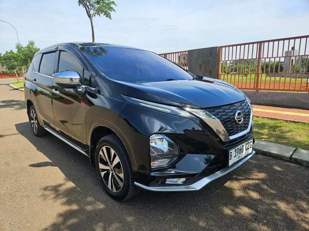 Nissan Livina VL AT Tahun 2019 Type Tertinggi , Pajak Panjang