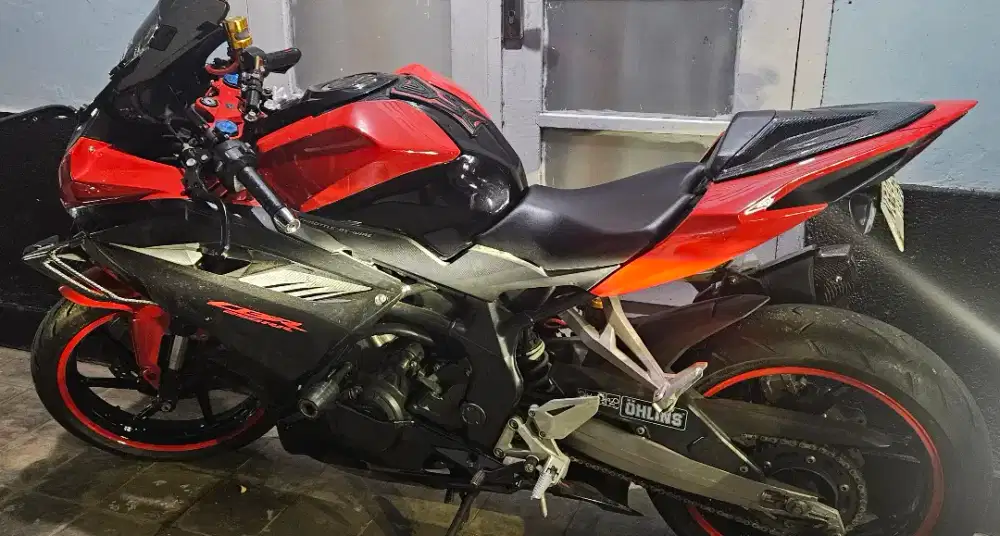 Cbr 250RR honda warna hiram merah