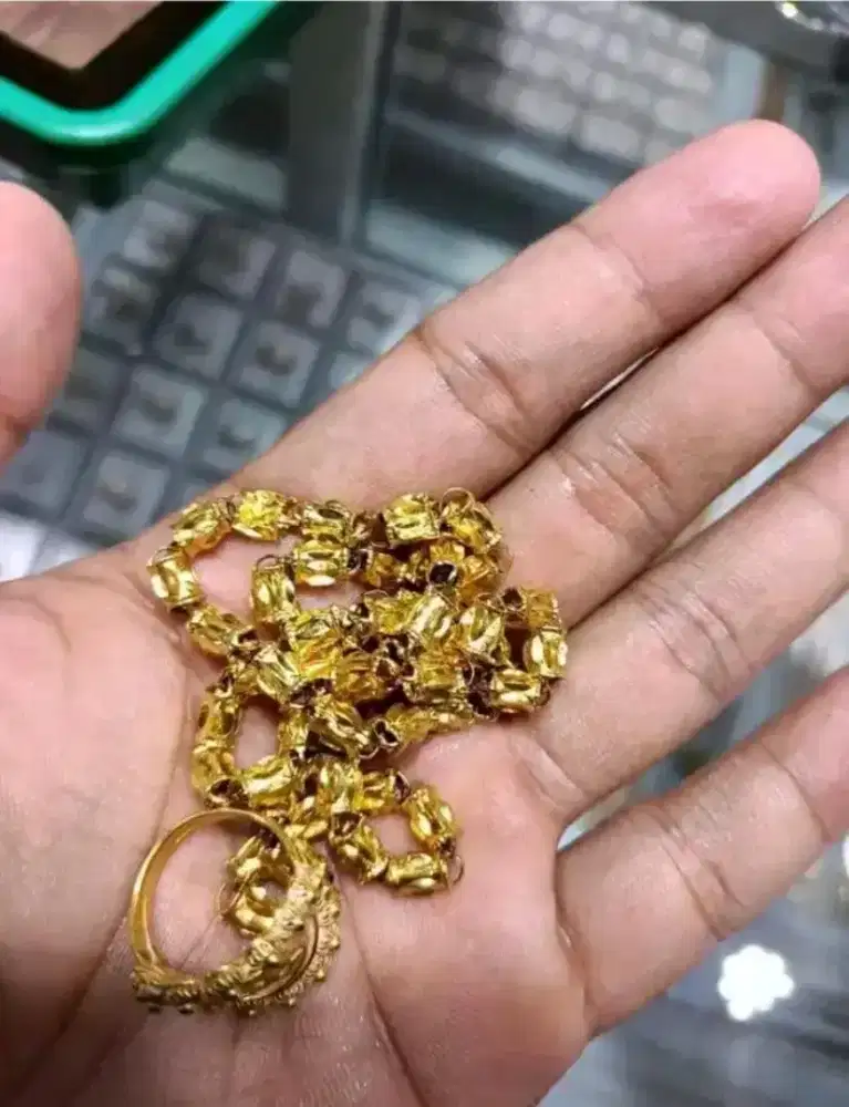 Menerima jual beli emas tampa surat dari tokoh lain