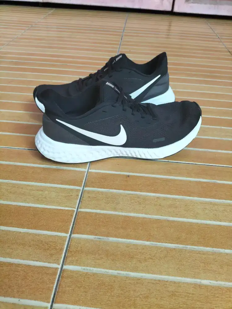 Nike revolution 5 uk.44 original