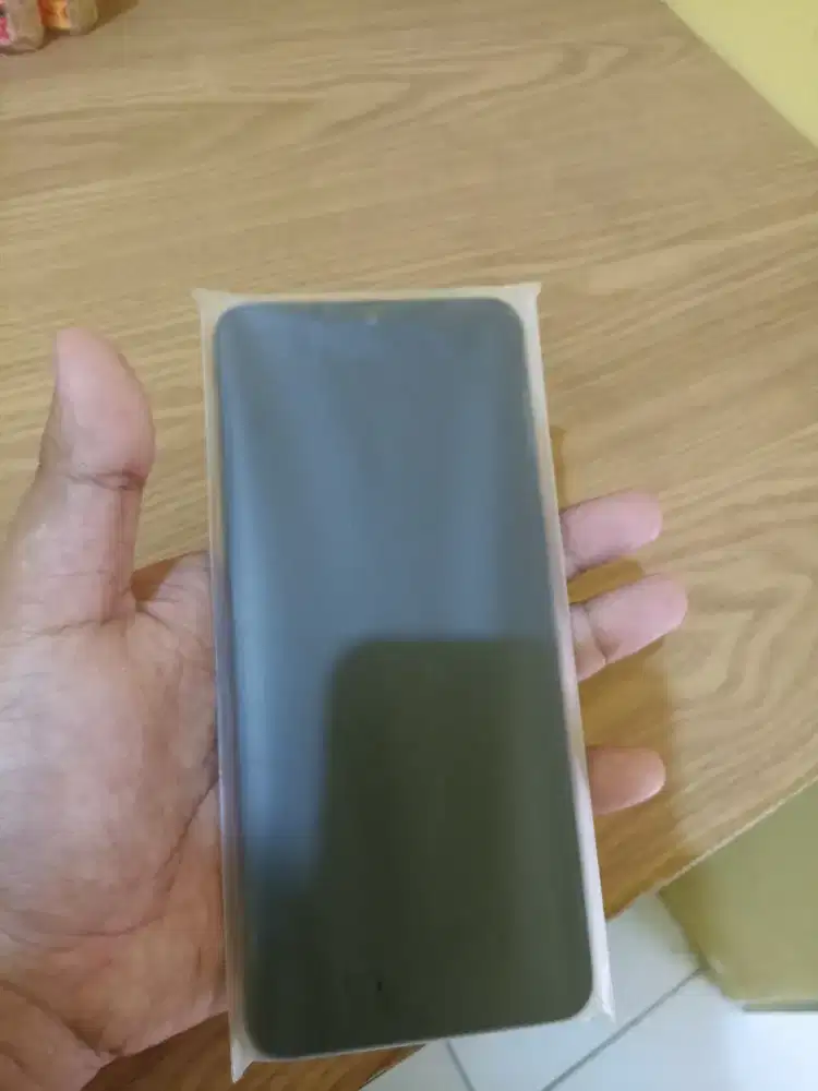 POCO C71 warna hitam 4+4 128 GB