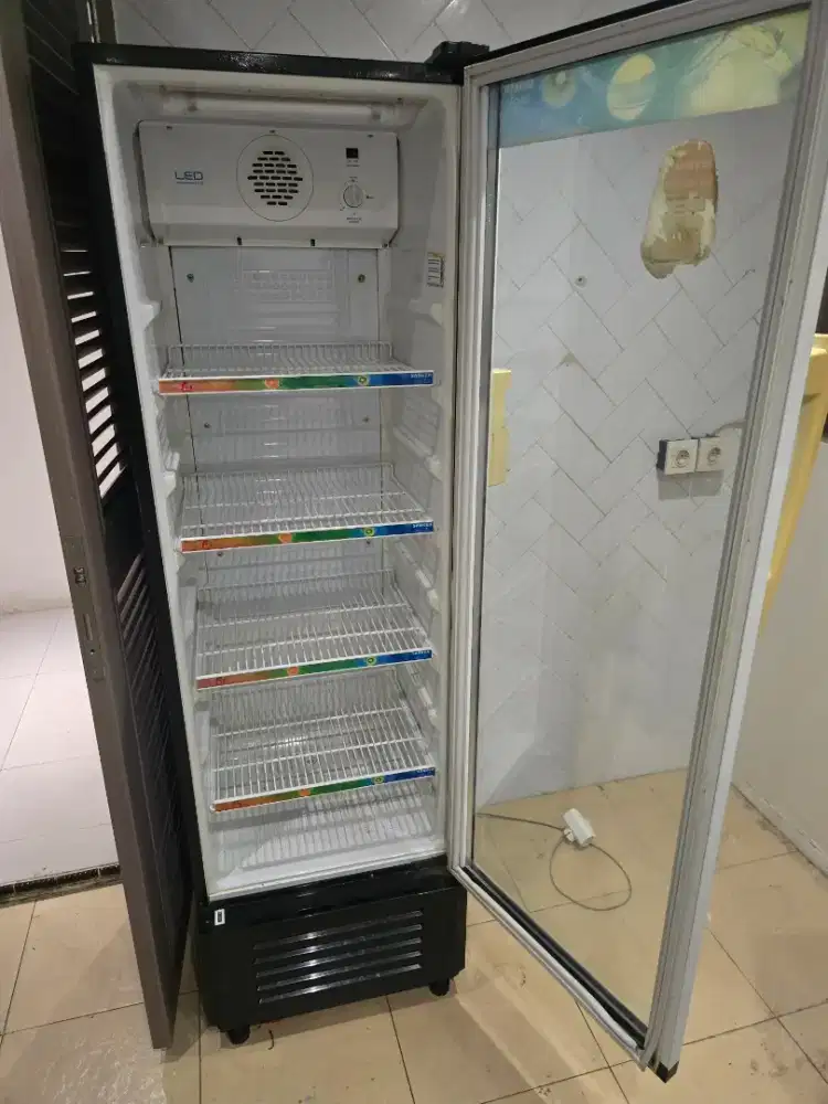 Kulkas showcase 5 rak