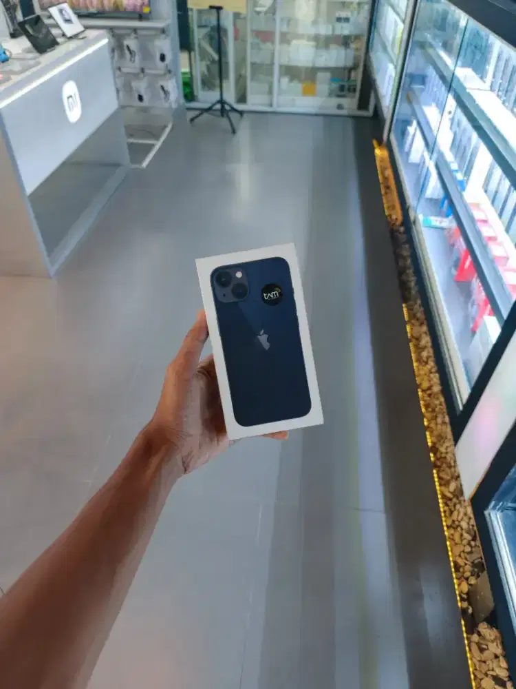 IPHONE 13 GARANSI RESMI IBOX