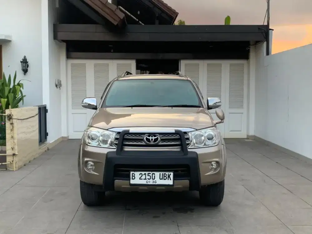 DI JUAL Toyota Fortuner G Luxury METIK  2010 Bensin
