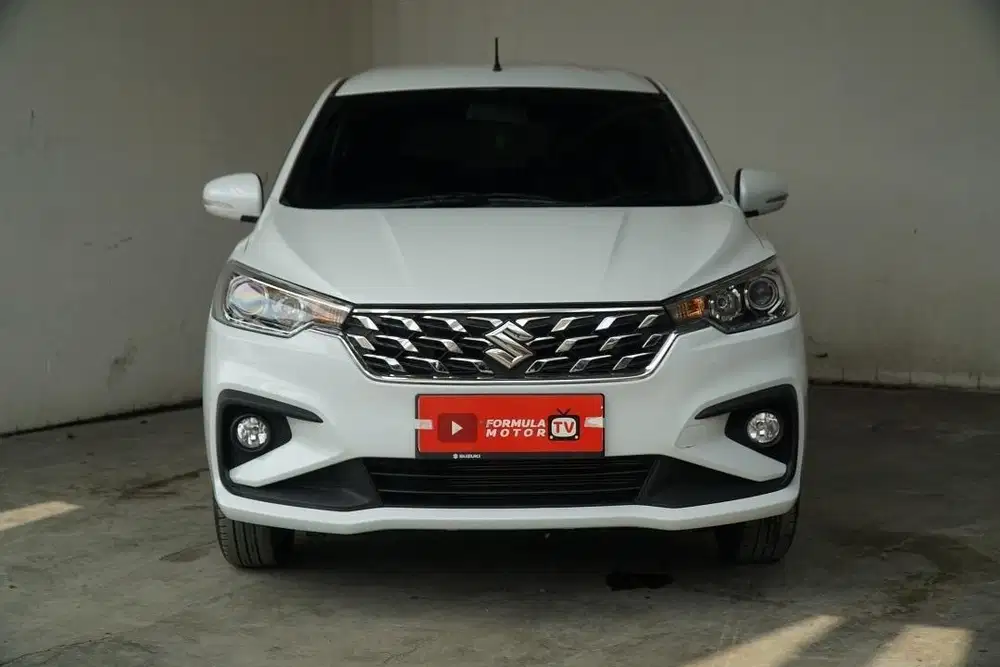 Suzuki Ertiga GX Hybrid AT 2023 Putih