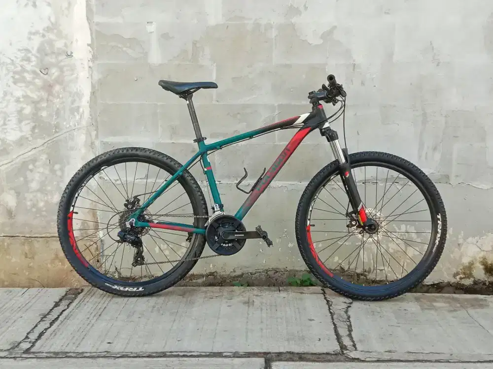 Sepeda MTB Polygon cascade 4 2019