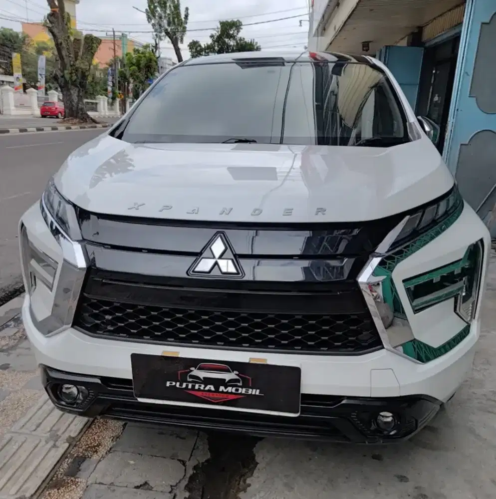 Mitsubishi Xpander Ultimate (Facelift) CVT 2022 Putih