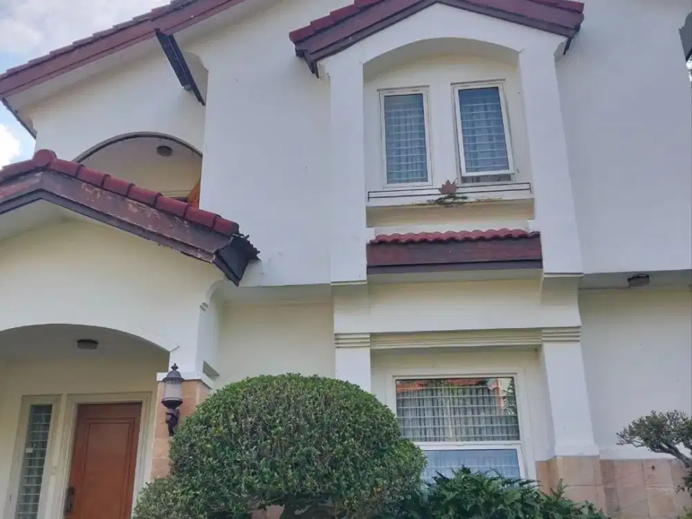 JARANG ADA RUMAH SIAP HUNI DI KOMPLEK ONE GATE SYSTEM TUBAGUS ISMAIL BANDUNG