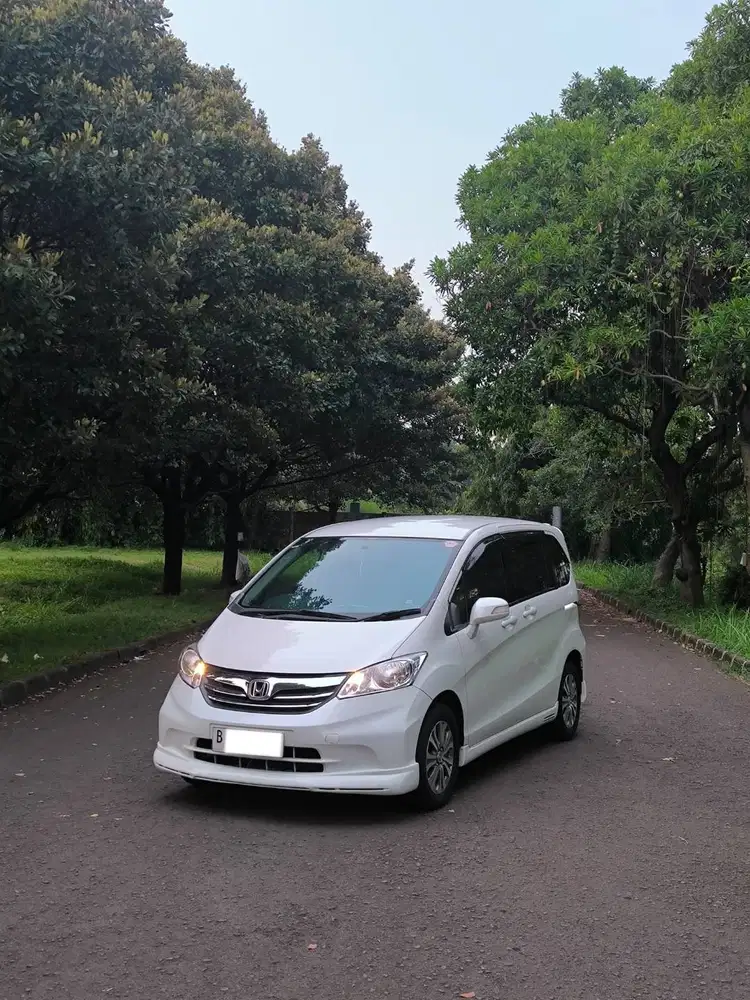 Honda Freed type E PSD Tahun 2013 - Tangan pertama dari Baru