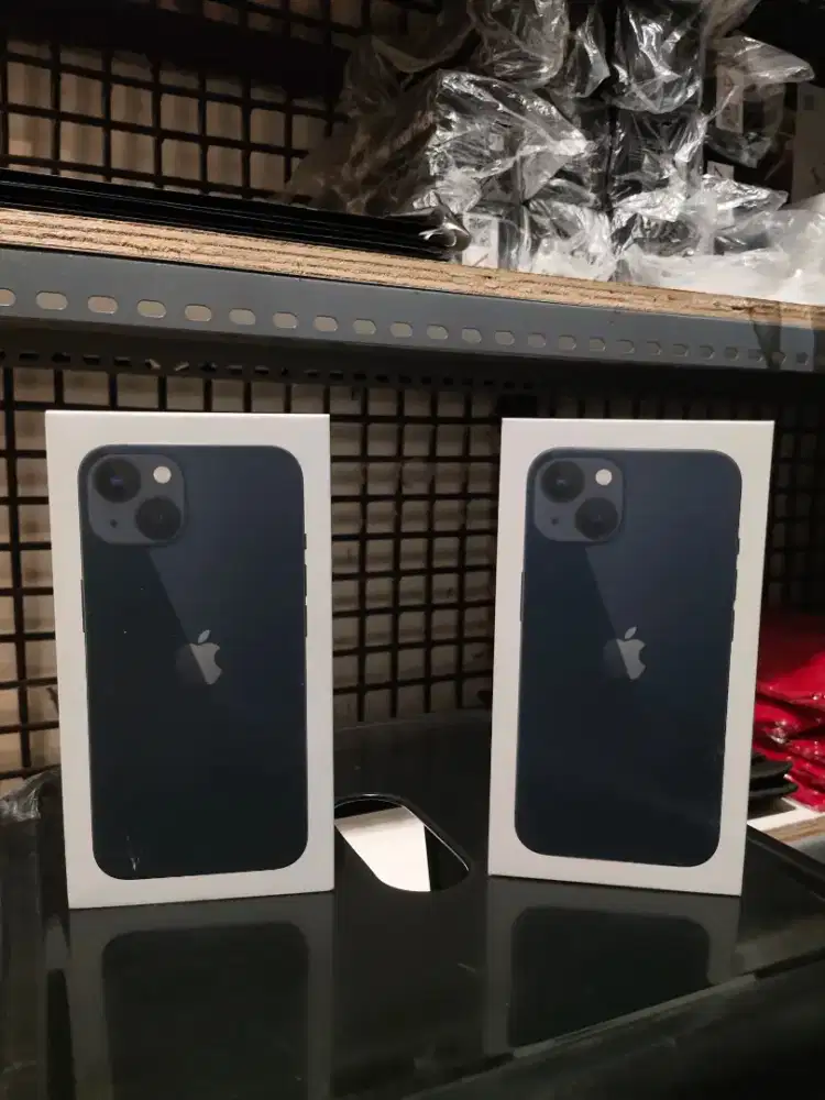 iPhone 13 128GB - Garansi Resmi iBox & Bisa Cicilan