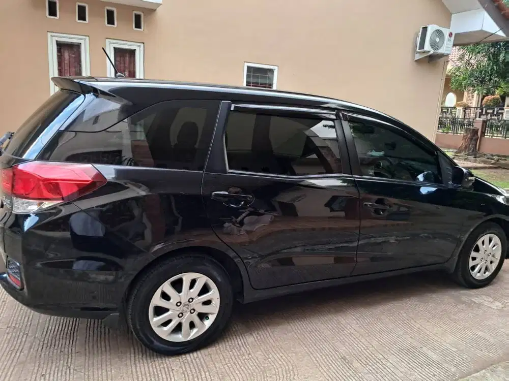 Dijual Mobilio E CVT 2014 plat B