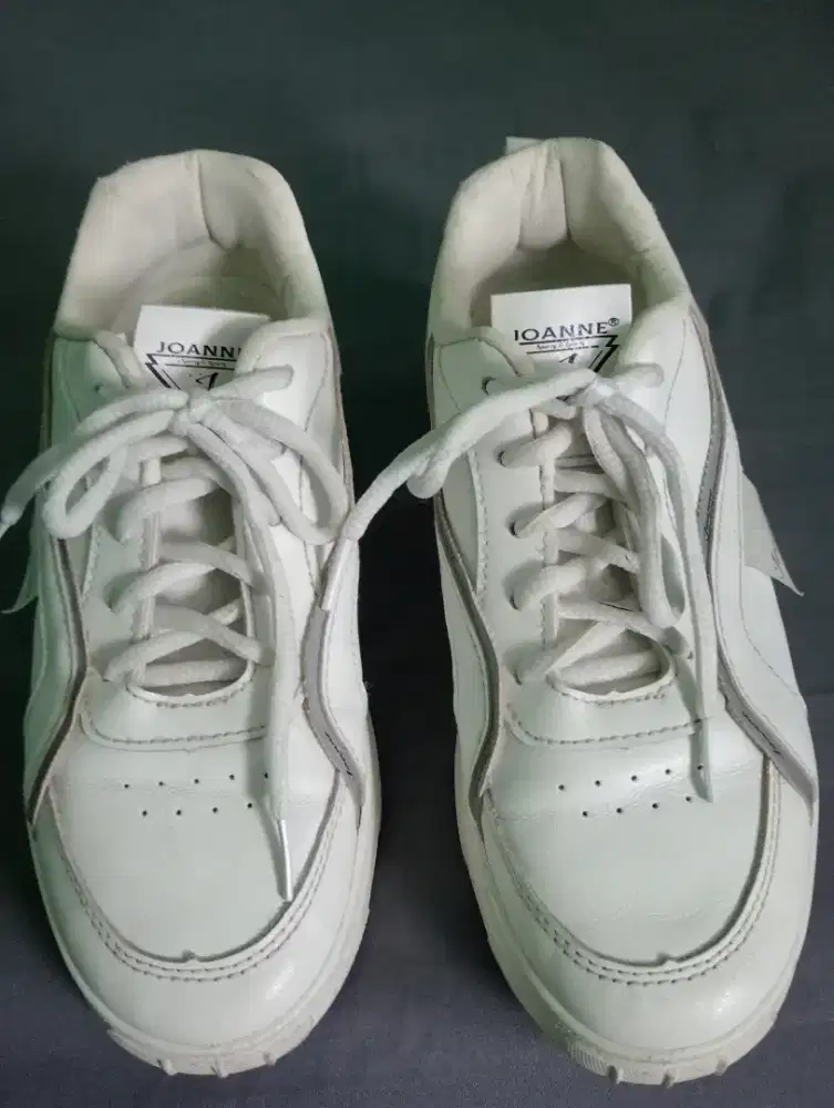 Sepatu wanita merk joane