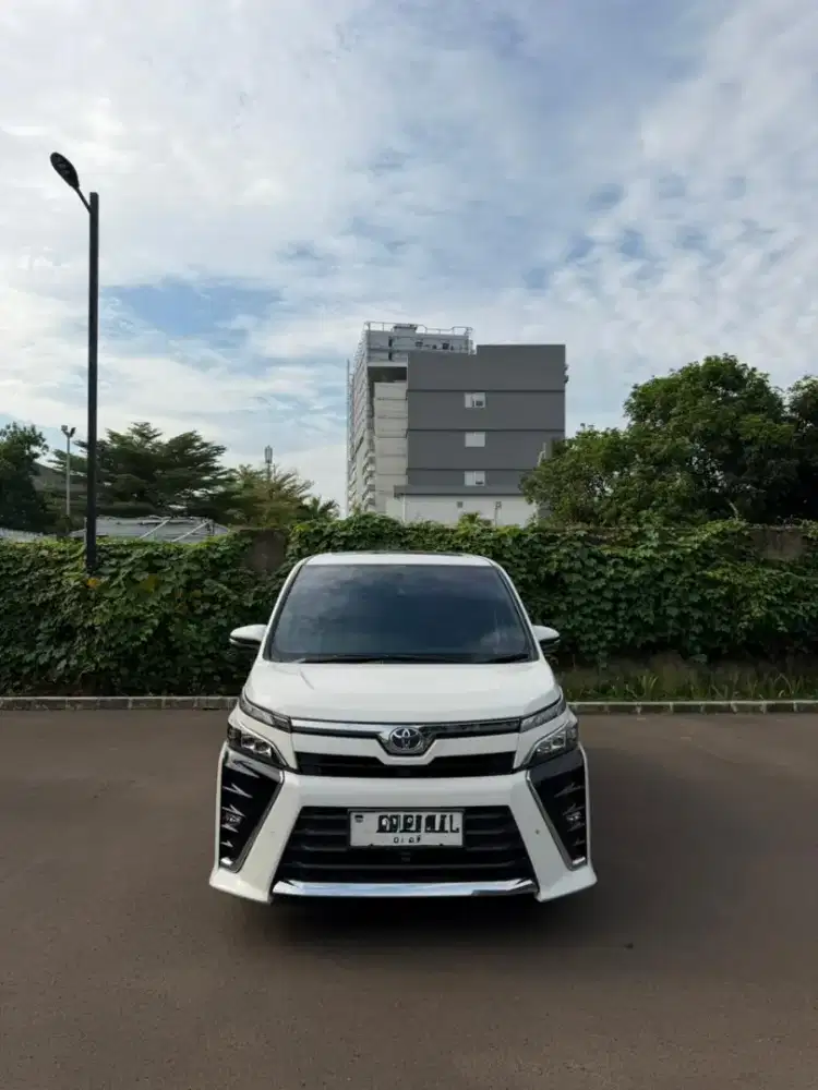 Toyota voxy 2019 new
