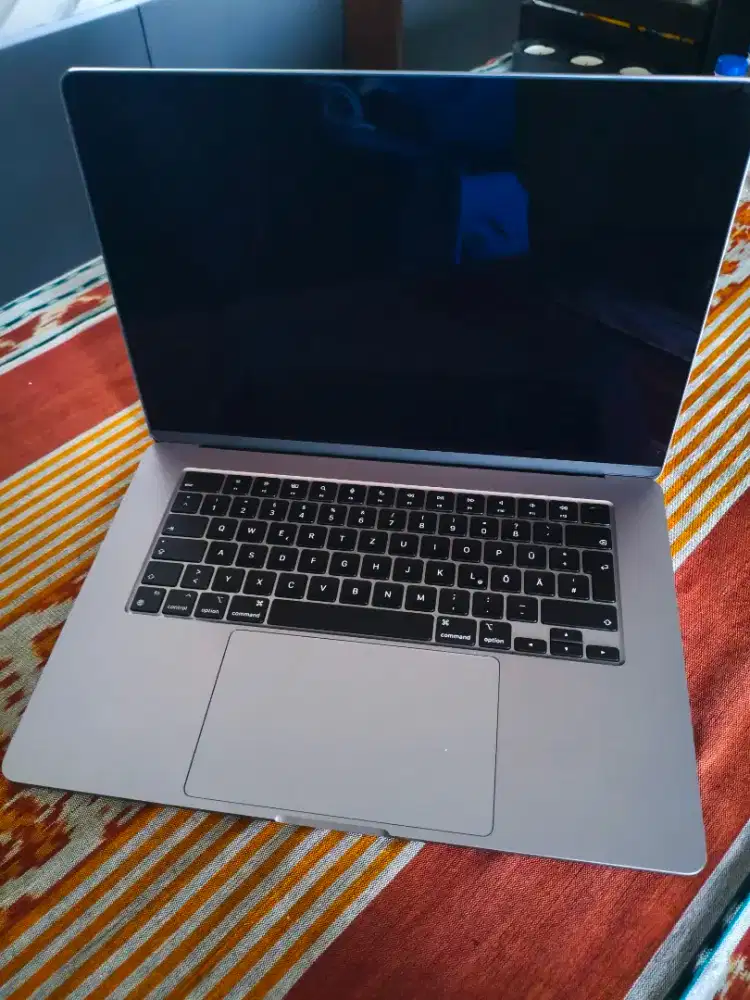 Macbook Air 15 M3 16/512 GB Murah Fullset AppleCare+ ON