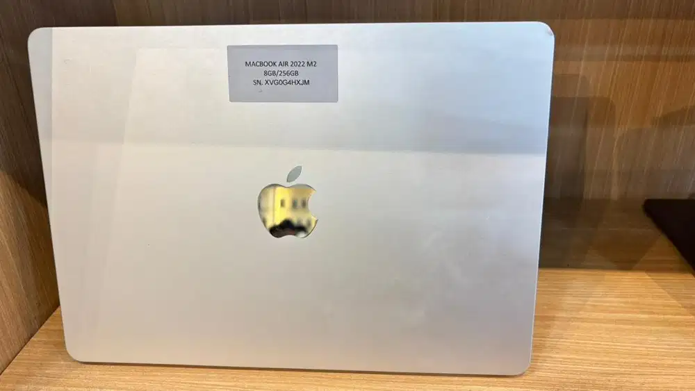 MACBOOK 2022 M2 8/256GB SECOND ORIGINAL
