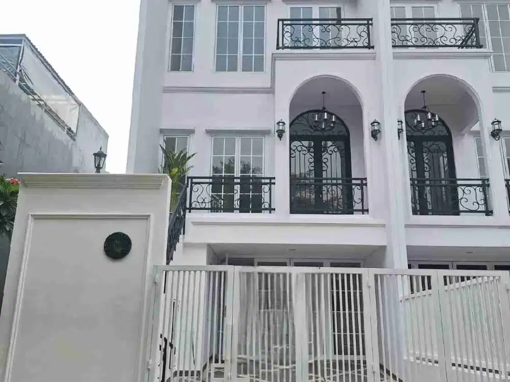 JUAL CEPAT RUMAH KELAPA GADING 3 LANTAI BRAND NEW PELANGI HIJAU IV