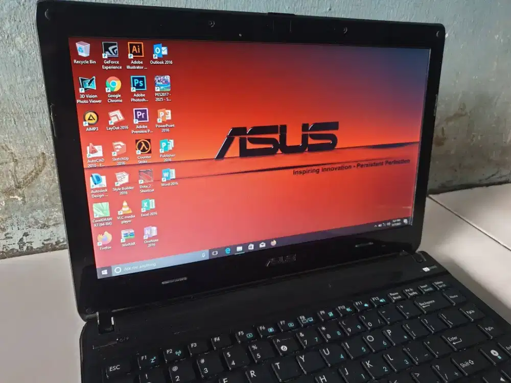 ASUS U31S COREI5 DUAL VGA NVIDIA GEFORCE GT520 5GB SSD SLIMMODEL MULUS